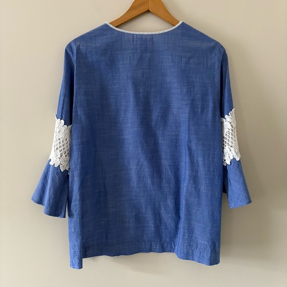 Lilly Pulitzer Amelia Island Flounce Sleeve Top Coastal Blue Lace Accent Size L - Picture 4 of 13